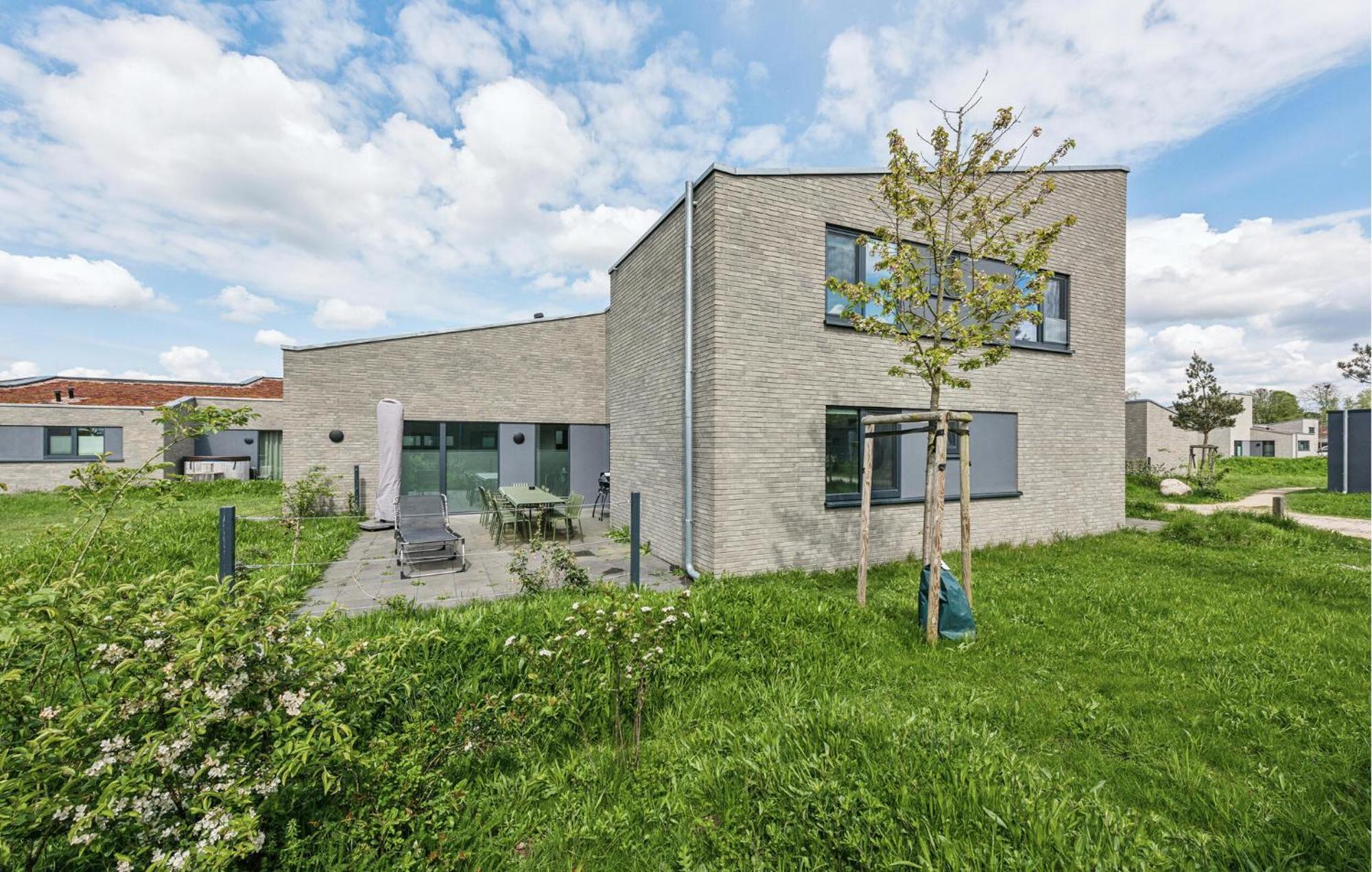 Cozy Home In Lembruch-Duemmer See With Sauna Exteriér fotografie